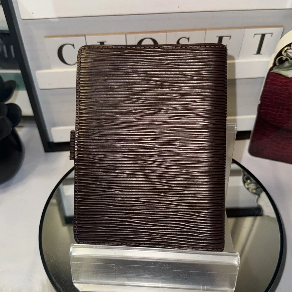 Louis Vuitton Epi Small Ring Agenda Cover in Brown EUC